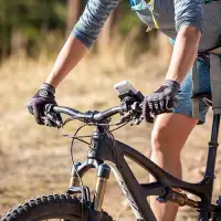 Obracany uchwyt na telefon do roweru Squeeze