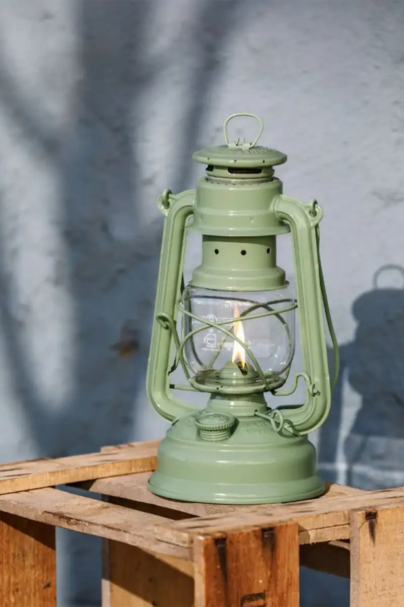 Lampa Naftowa Sztormowa Feuerhand 276 Sage Green